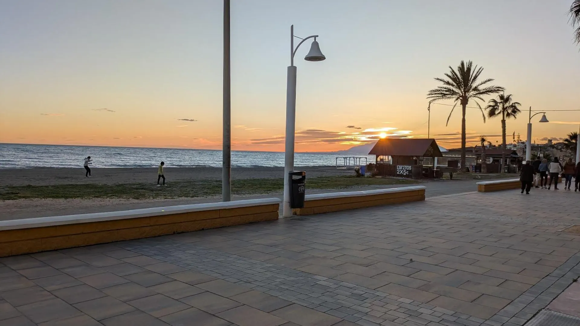 公寓 Atico Mediterraneo Con Terraza Y Solarium En El Centro Y A Un Paso Del Mar En 林孔-德拉维多利亚