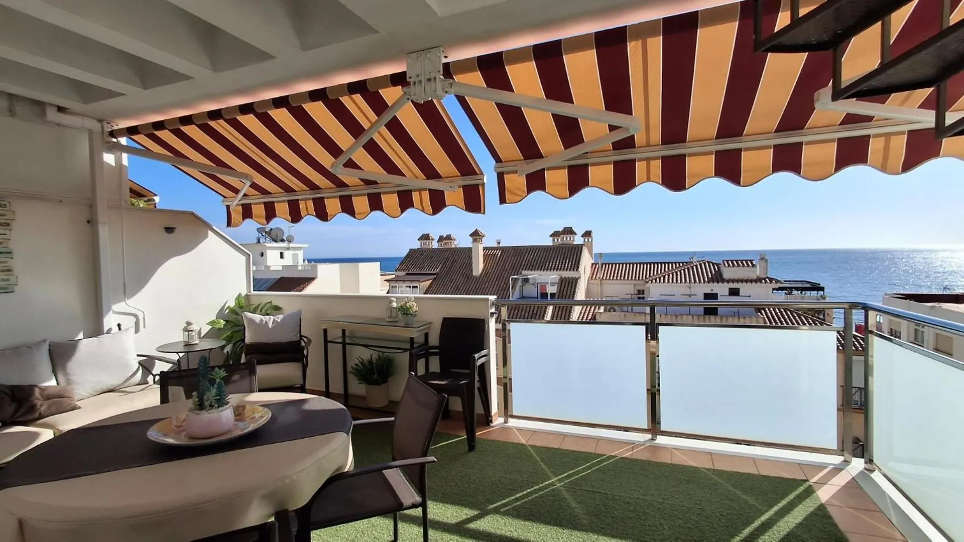 公寓 Atico Mediterraneo Con Terraza Y Solarium En El Centro Y A Un Paso Del Mar En 林孔-德拉维多利亚